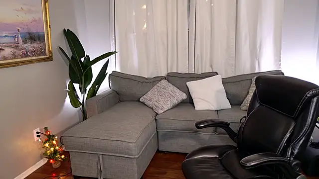 Snapshot of Mistress_Melissa chatting on December 2024 03:00:02 PM Mistress Melissa online show from December 2024 03:00:02 PM