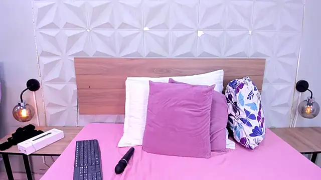 Stacey white  online show from March 2026 07:59:01 PM