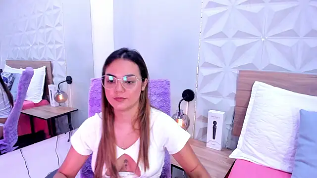 Stacey white  online show from April 2026 07:59:02 PM