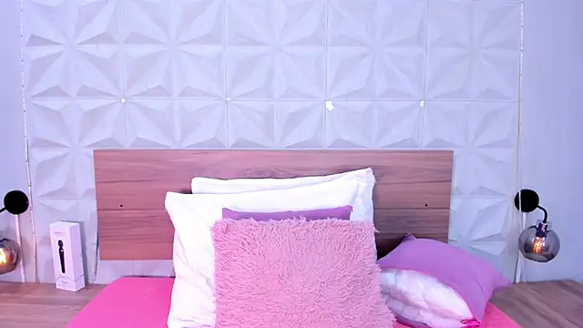 Stacey white  online show from February 2026 08:28:02 PM