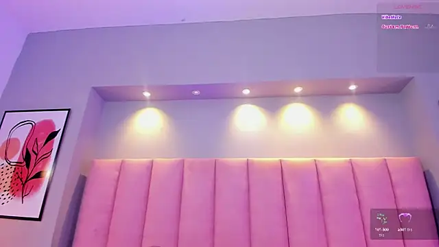 Snapshot of KeilyRoss chatting on February 2025 08:18:01 PM KeilyRoss online show from February 2025 08:18:01 PM