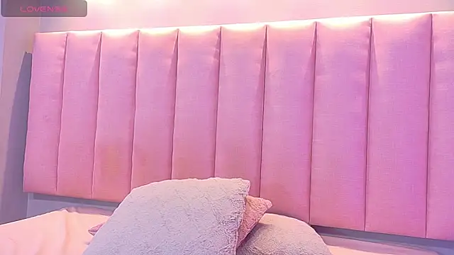 Snapshot of KeilyRoss chatting on November 2025 08:42:01 PM KeilyRoss online show from November 2025 08:42:01 PM