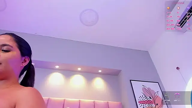 Snapshot of KeilyRoss chatting on March 2025 02:26:01 AM KeilyRoss online show from March 2025 02:26:01 AM