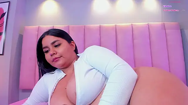 Snapshot of KeilyRoss chatting on March 2025 12:15:01 AM KeilyRoss online show from March 2025 12:15:01 AM