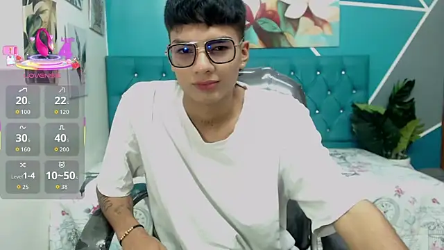 Snapshot of Noha_scott chatting on October 2025 11:35:01 PM Noha scott online show from October 2025 11:35:01 PM