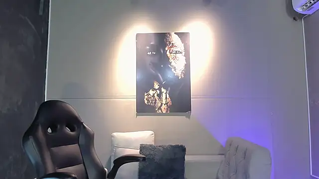 Snapshot of lola_red95 chatting on May 2026 08:03:02 PM lola red95 online show from May 2026 08:03:02 PM