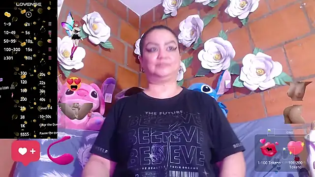 IngritBitch online show from November 2025 10:37:01 AM