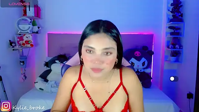 Kylie brokee online show from February 2025 09:10:01 PM