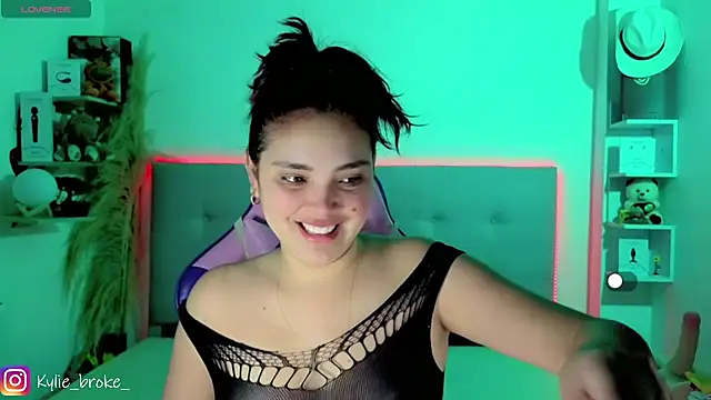 Kylie brokee online show from April 2026 09:04:01 PM