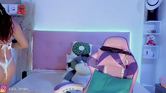 Kylie brokee online show from March 2026 11:12:02 PM