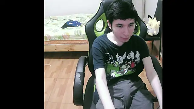 Snapshot of Twink_martinboy chatting on January 2025 04:41:02 AM Twink martinboy online show from January 2025 04:41:02 AM