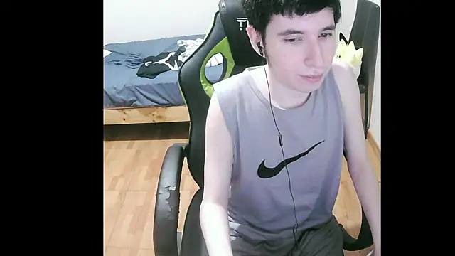 Snapshot of Twink_martinboy chatting on January 2025 06:14:02 AM Twink martinboy online show from January 2025 06:14:02 AM