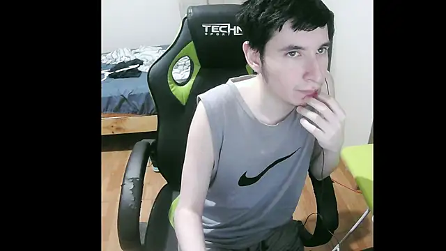 Snapshot of Twink_martinboy chatting on January 2025 01:34:02 AM Twink martinboy online show from January 2025 01:34:02 AM