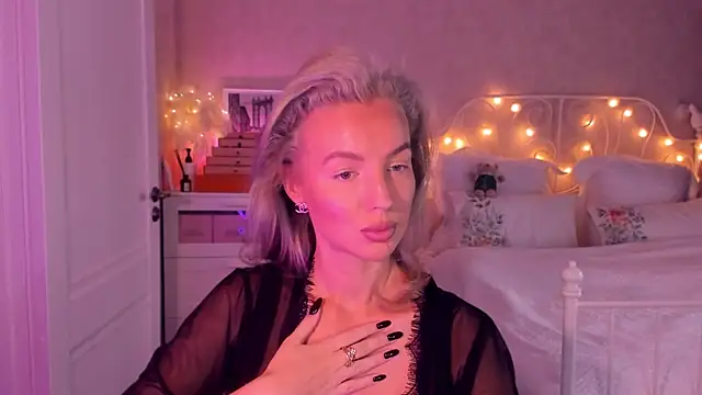 aestetick online show from November 2025 08:18:02 AM