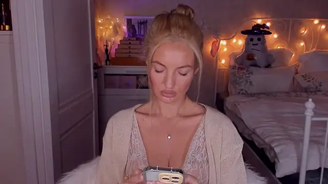 aestetick online show from October 2025 01:10:01 PM