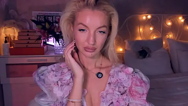 aestetick online show from April 2026 02:57:01 PM