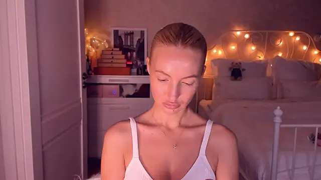 aestetick online show from January 2026 10:33:02 AM