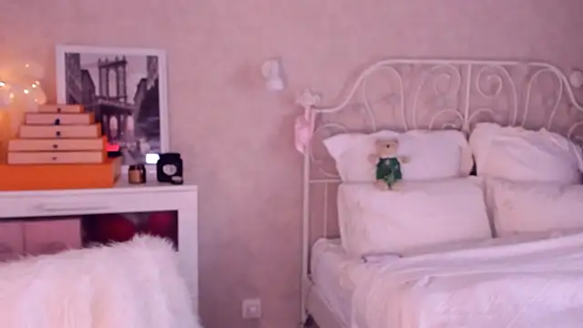 aestetick online show from January 2026 07:25:01 AM