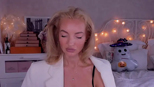 aestetick online show from October 2025 08:17:01 AM