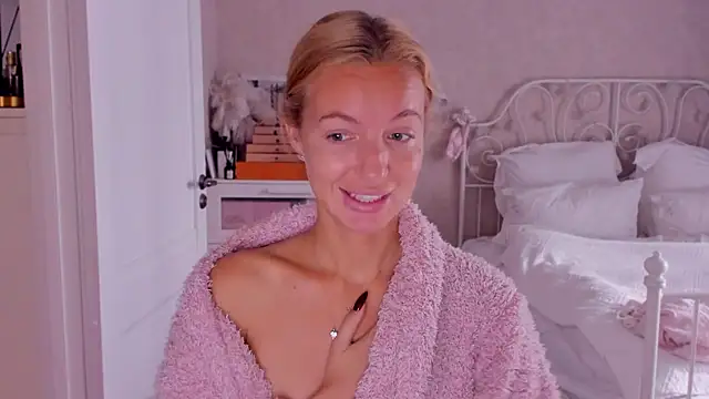 aestetick online show from October 2025 06:25:01 AM