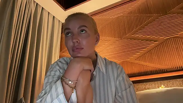 aestetick online show from November 2025 01:11:01 PM