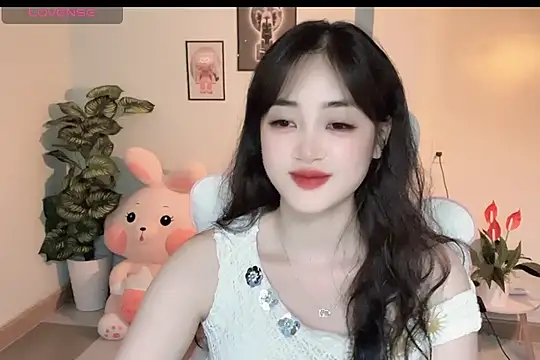 Snapshot of _Aimy_ chatting on October 2025 04:41:02 PM Aimy online show from October 2025 04:41:02 PM