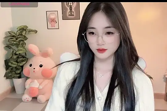 Snapshot of _Aimy_ chatting on November 2025 05:40:02 AM Aimy online show from November 2025 05:40:02 AM