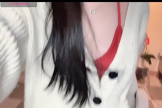 Snapshot of _Aimy_ chatting on November 2025 06:52:01 PM Aimy online show from November 2025 06:52:01 PM