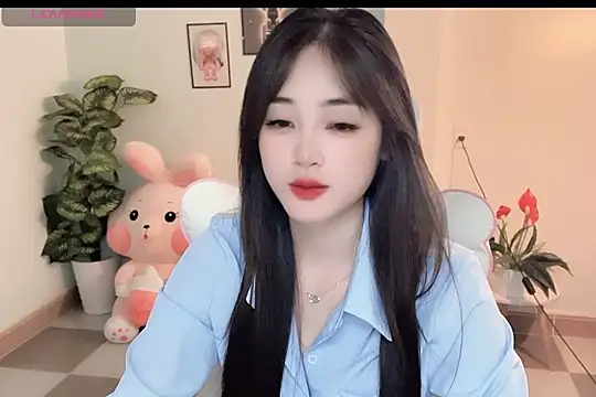 Snapshot of _Aimy_ chatting on November 2025 04:05:01 AM Aimy online show from November 2025 04:05:01 AM