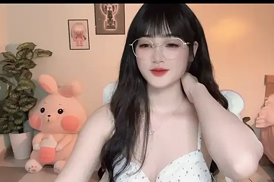 Snapshot of _Aimy_ chatting on October 2025 04:30:01 PM Aimy online show from October 2025 04:30:01 PM