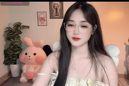 Snapshot of _Aimy_ chatting on September 2025 04:36:02 PM Aimy online show from September 2025 04:36:02 PM