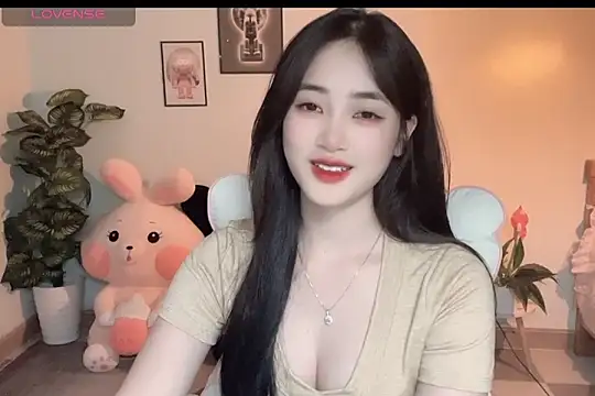 Snapshot of _Aimy_ chatting on September 2025 04:36:01 PM Aimy online show from September 2025 04:36:01 PM