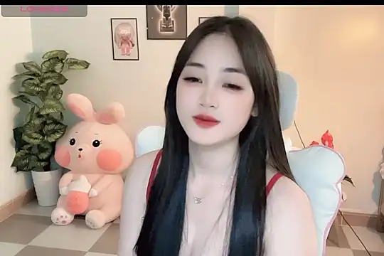 Snapshot of _Aimy_ chatting on November 2025 05:12:02 AM Aimy online show from November 2025 05:12:02 AM