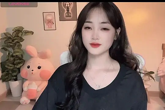 Snapshot of _Aimy_ chatting on October 2025 04:48:02 PM Aimy online show from October 2025 04:48:02 PM