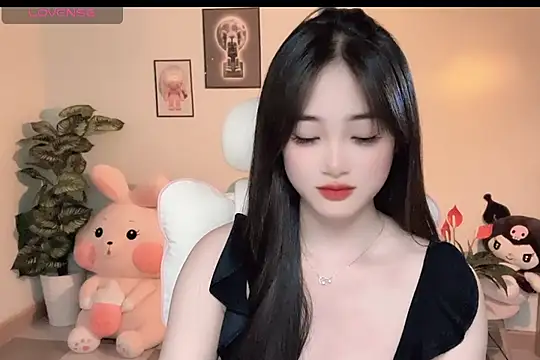 Snapshot of _Aimy_ chatting on December 2025 06:28:02 PM Aimy online show from December 2025 06:28:02 PM