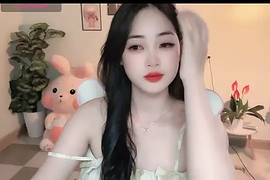 Snapshot of _Aimy_ chatting on October 2025 03:56:01 PM Aimy online show from October 2025 03:56:01 PM