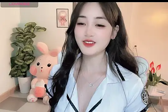 Snapshot of _Aimy_ chatting on October 2025 04:35:02 AM Aimy online show from October 2025 04:35:02 AM