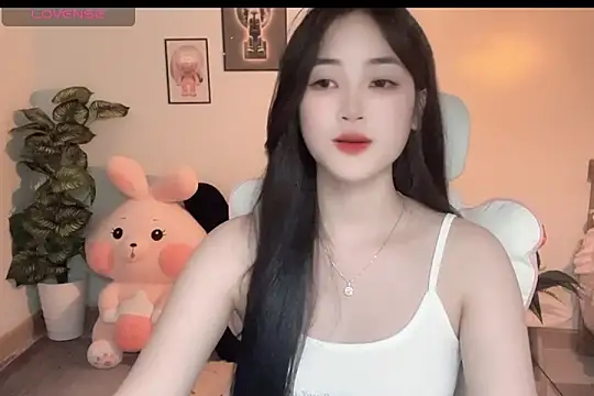 Snapshot of _Aimy_ chatting on September 2025 04:24:01 PM Aimy online show from September 2025 04:24:01 PM