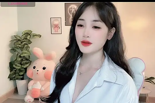 Snapshot of _Aimy_ chatting on October 2025 06:26:02 AM Aimy online show from October 2025 06:26:02 AM