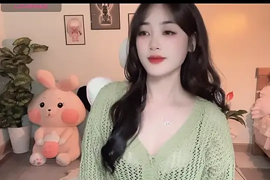 Snapshot of _Aimy_ chatting on October 2025 03:35:02 PM Aimy online show from October 2025 03:35:02 PM