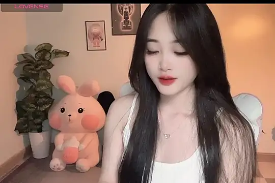 Snapshot of _Aimy_ chatting on September 2025 04:24:01 PM Aimy online show from September 2025 04:24:01 PM