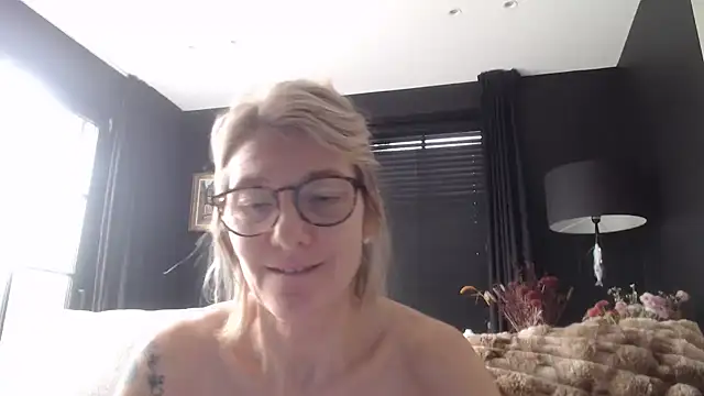 godinflower online show from October 2025 12:15:01 PM