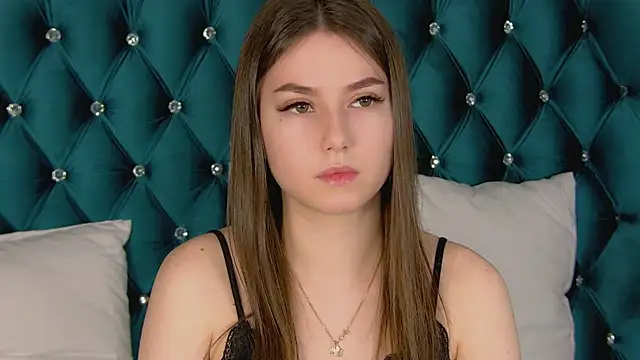 AliceMoreno online show from December 2025 05:37:02 PM