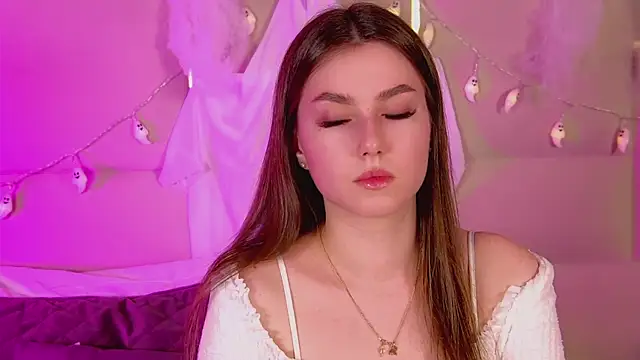 AliceMoreno online show from October 2025 05:10:01 PM