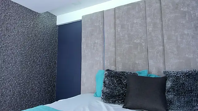 AmmyJones  online show from April 2026 07:15:02 PM