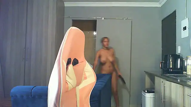 Snapshot of Sexylisa670 chatting on November 2025 04:17:02 AM Sexylisa670 online show from November 2025 04:17:02 AM