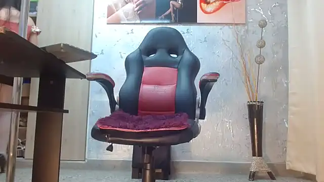 PaulinaRubio  online show from February 2026 07:43:01 PM