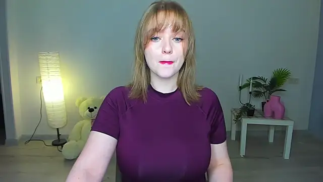 Snapshot of AidaPerry chatting on September 2025 04:50:01 PM AidaPerry online show from September 2025 04:50:01 PM