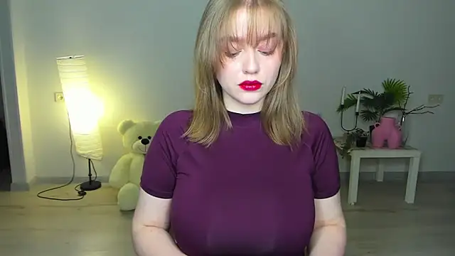 Snapshot of AidaPerry chatting on October 2025 03:47:02 PM AidaPerry online show from October 2025 03:47:02 PM