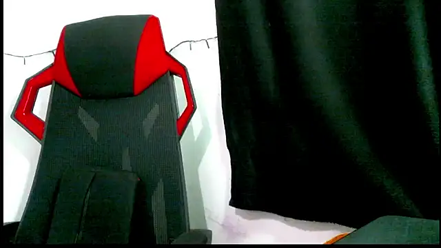 Snapshot of catalina_colombia chatting on March 2025 04:42:02 PM catalina colombia online show from March 2025 04:42:02 PM